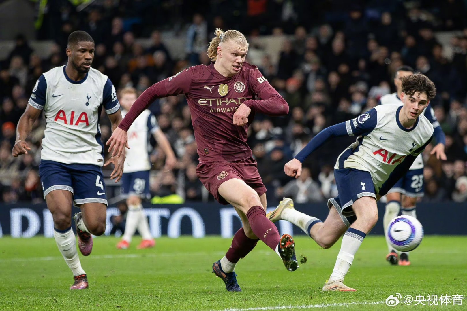华体会体验曼城加时末段远射贴柱，志在中超名次提升，底气十足，轮换策略成焦点的简单介绍