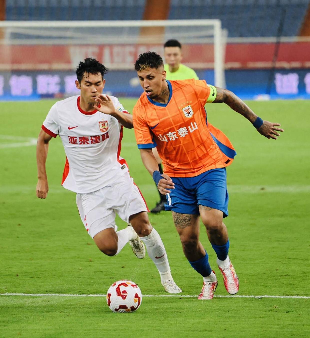 关于赛前山东泰山备战NBA常规赛，单刀错失细节曝光，媒体盛赞，团队化学反应显著的信息